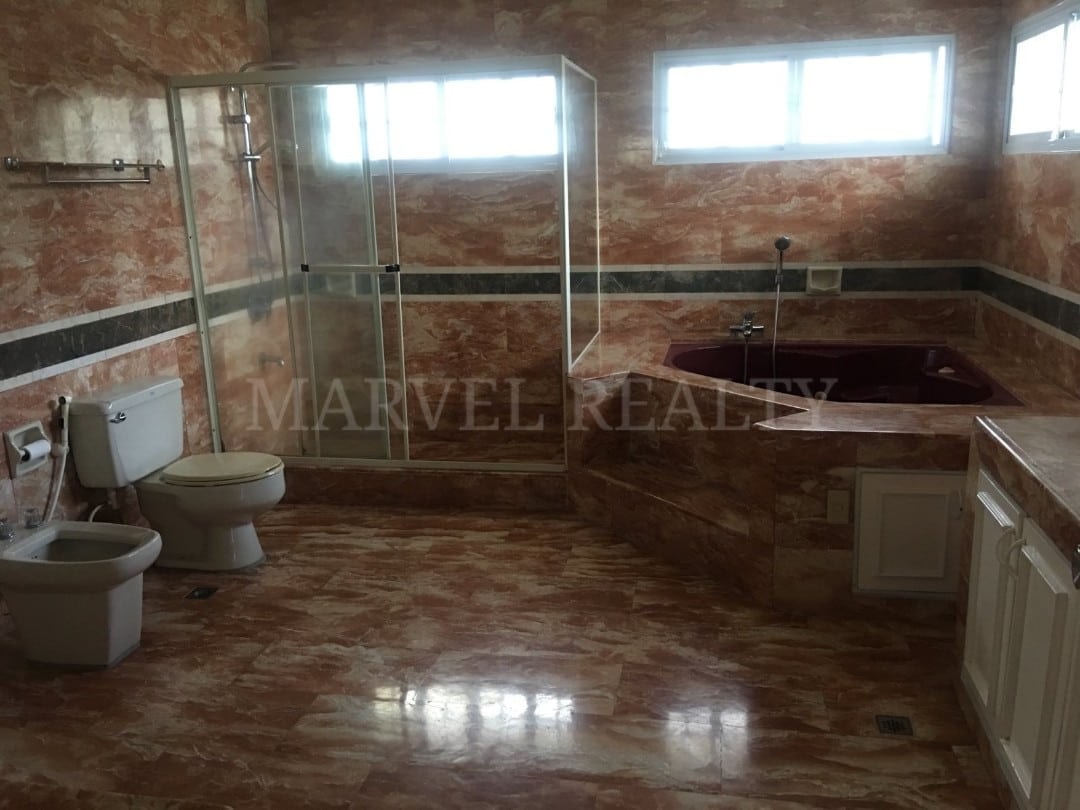 For Lease 4BR H&L in AAV