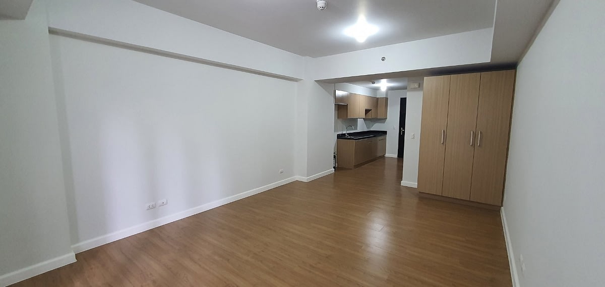 Unfurnished Studio Unit For Sale in Two Maridien