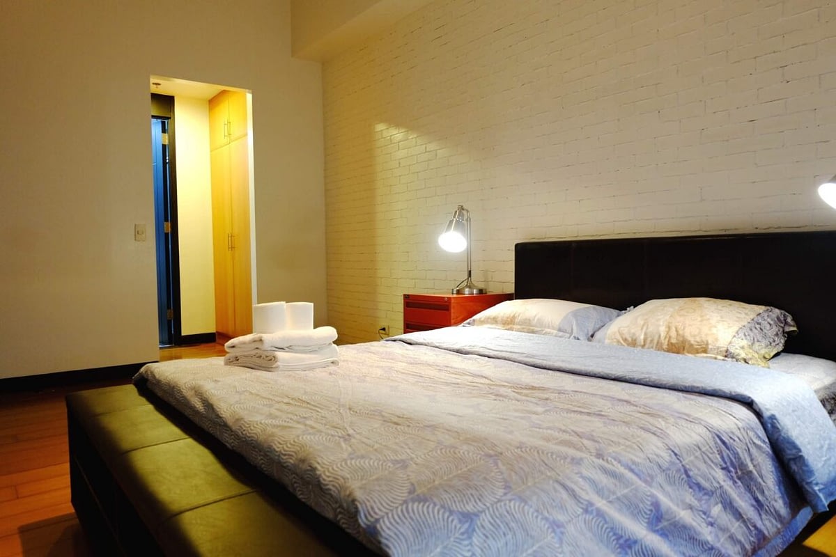 1BR with Golf Course View in Fairways Towers