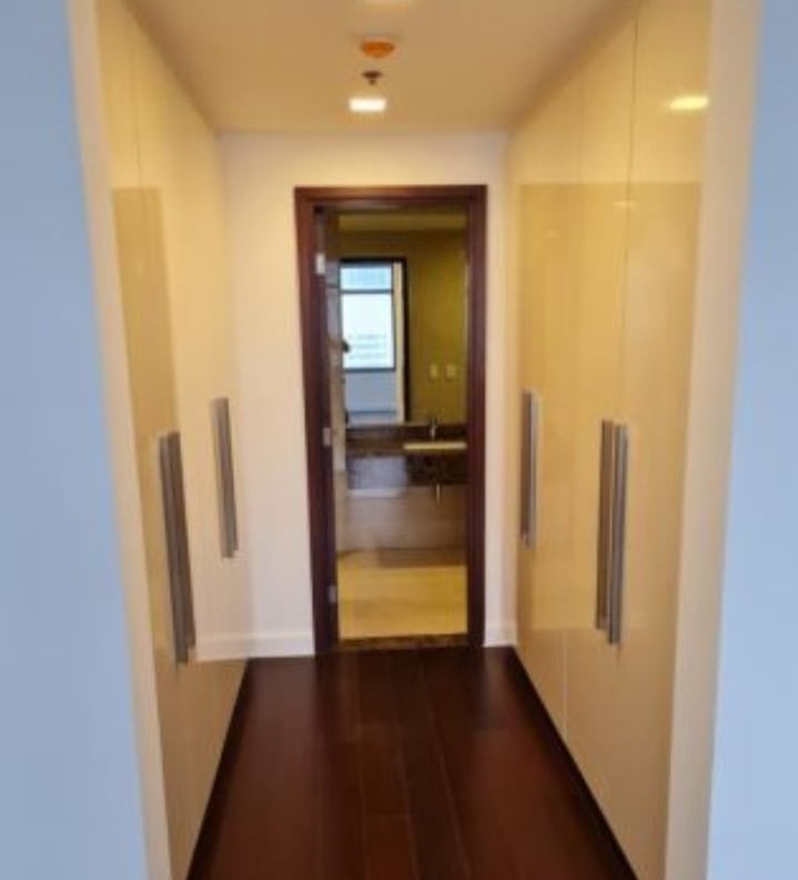 3BR For Lease/Sale in The Suites