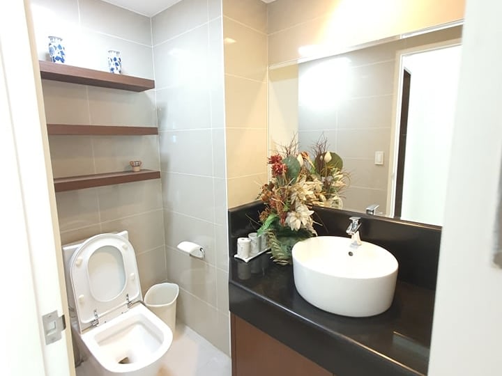 3BR Penthouse For Lease in 8 Forbestown