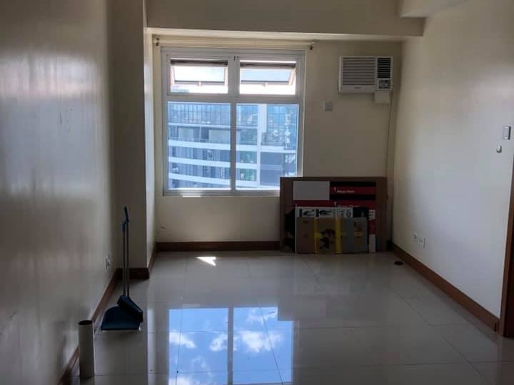 1BR For Sale in Trion Tower