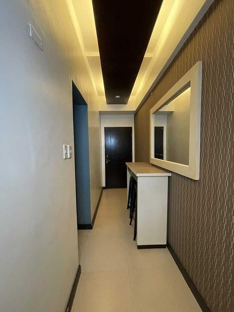 For Lease/Sale Studio in Eastwood Parkview