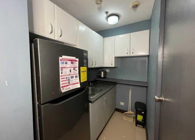 For Lease/Sale Studio in Eastwood Parkview