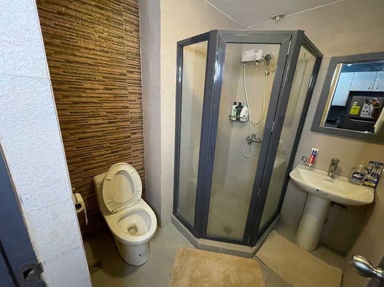 For Lease/Sale Studio in Eastwood Parkview