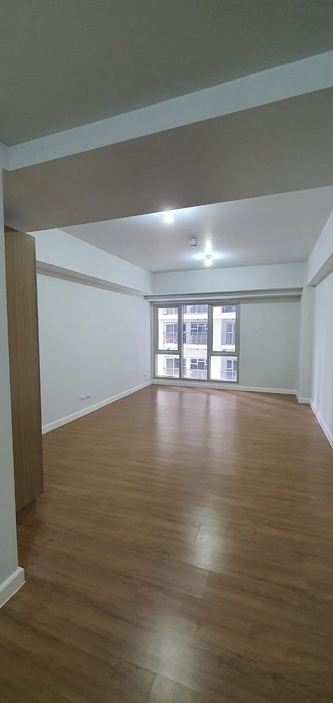 shed Studio Unit For Sale in Two Maridien