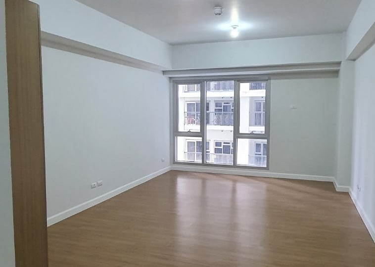 shed Studio Unit For Sale in Two Maridien