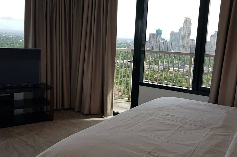 One Rockwell 3 BR For Sale