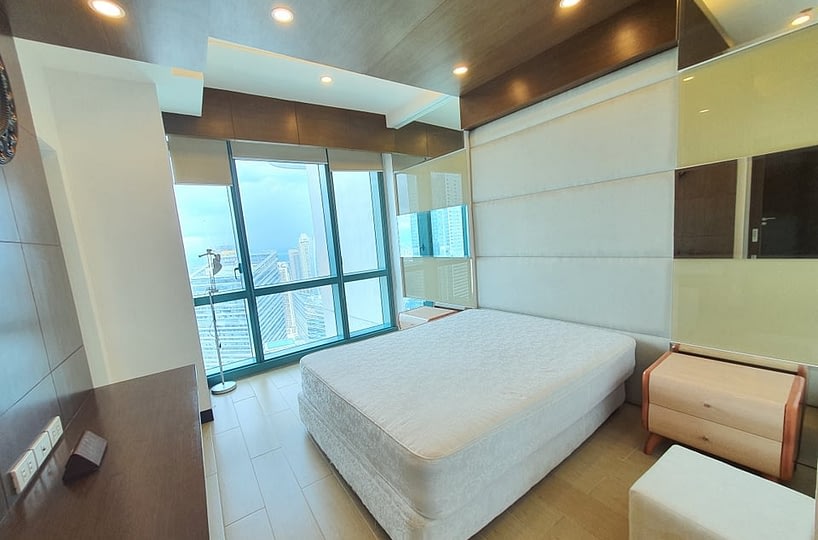 3BR Penthouse For Lease in 8 Forbestown