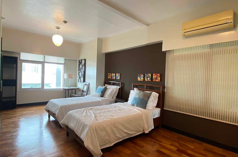 Mahogany One Serendra Unit for Rent