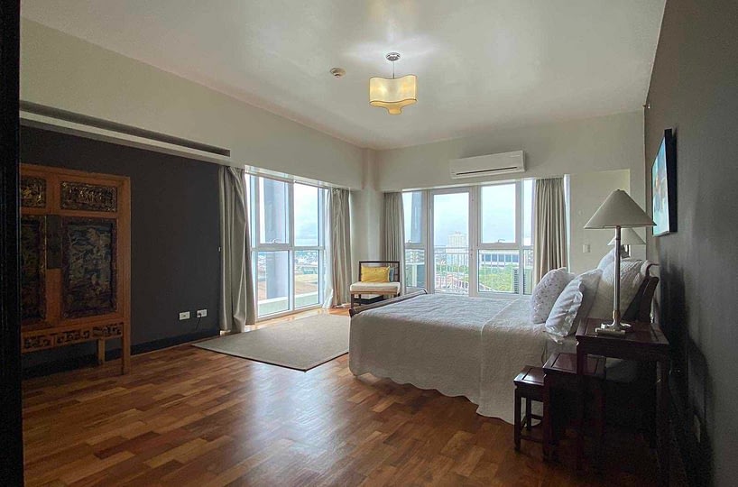 Mahogany One Serendra Unit for Rent
