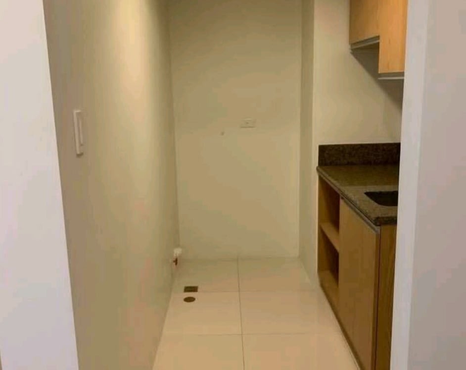 For Sale 1BR in Madison Park West