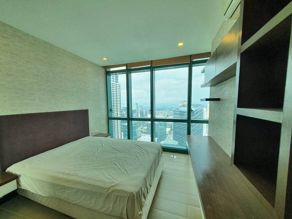 3BR Penthouse For Lease in 8 Forbestown